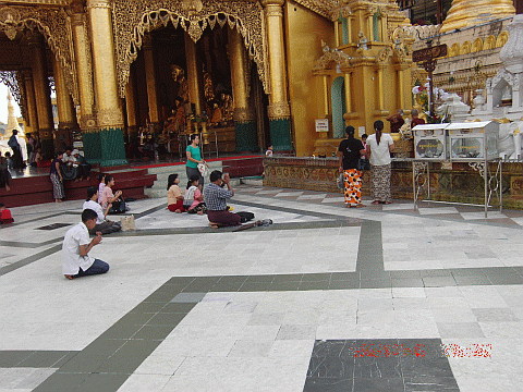 Shwedagon paya 27.gif