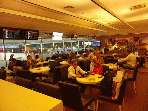 istanbul airport priority pass HSBC lounge 02.gif