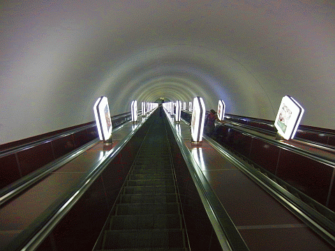 kiev subway 01.gif