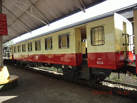 yangon train 19.gif
